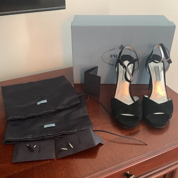 Authentic Womens gently worn Prada heels size 38/ 8 B - Picture 8 of 16